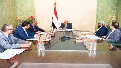 المجلس الرئاسي يُحمل المجتمع الدولي مسؤولية إلزام الحوثيين بتنفيذ بنود الهدنة